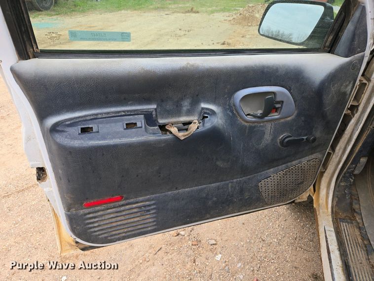 image for item EJ7447 1995 Chevrolet K1500 pickup truck