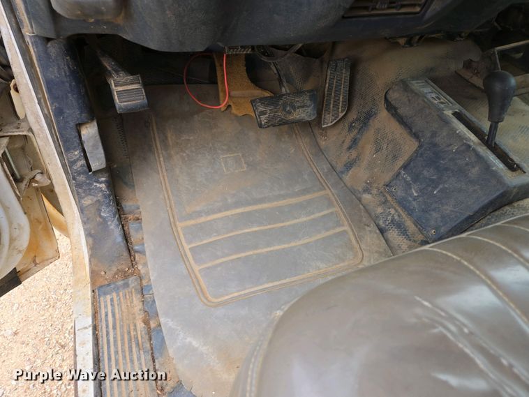 image for item EJ7447 1995 Chevrolet K1500 pickup truck