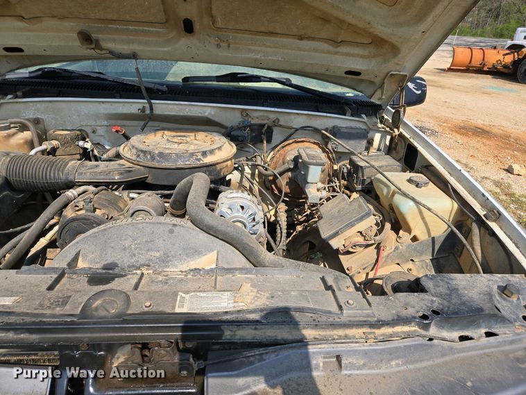 image for item EJ7447 1995 Chevrolet K1500 pickup truck