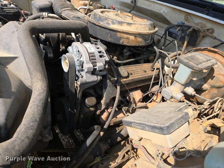 image for item EJ7447 1995 Chevrolet K1500 pickup truck