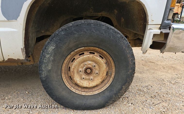 image for item EJ7447 1995 Chevrolet K1500 pickup truck