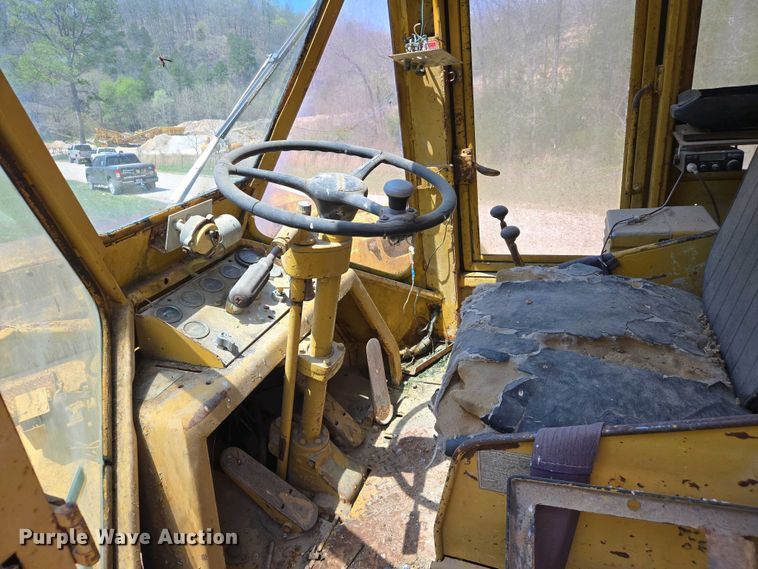 image for item EJ7449 1970 Caterpillar 980B wheel loader