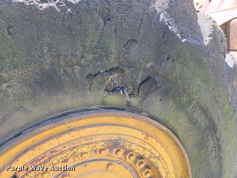 image for item EJ7449 1970 Caterpillar 980B wheel loader