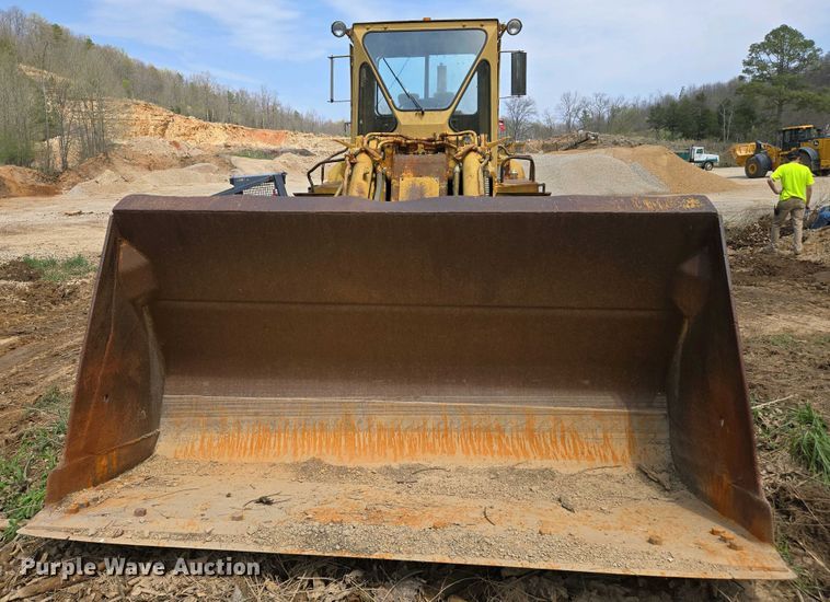 image for item EJ7450 1976 Caterpillar 980B wheel loader