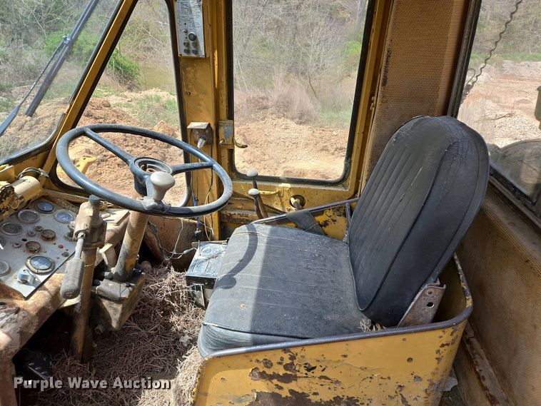 image for item EJ7450 1976 Caterpillar 980B wheel loader