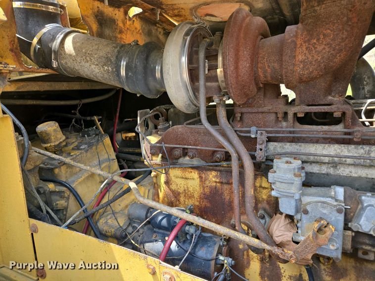 image for item EJ7450 1976 Caterpillar 980B wheel loader