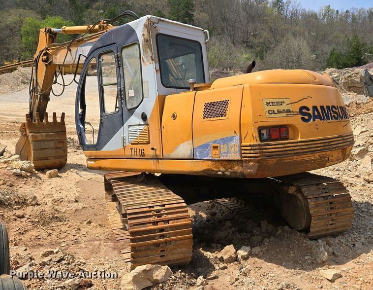 image for item EJ7451 Samsung SE130LC-2  excavator