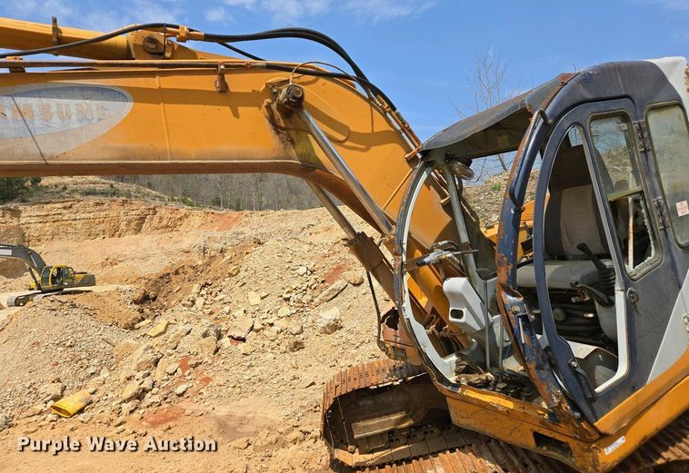 image for item EJ7451 Samsung SE130LC-2  excavator