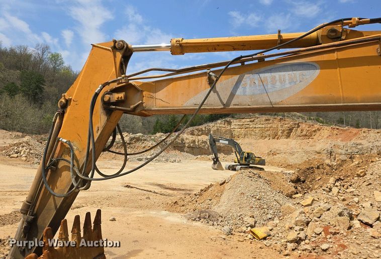 image for item EJ7451 Samsung SE130LC-2  excavator