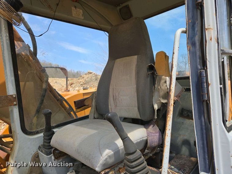 image for item EJ7451 Samsung SE130LC-2  excavator