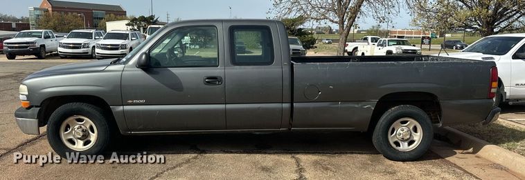 image for item EJ8530 2002 Chevrolet Silverado 1500 Ext. Cab pickup truck
