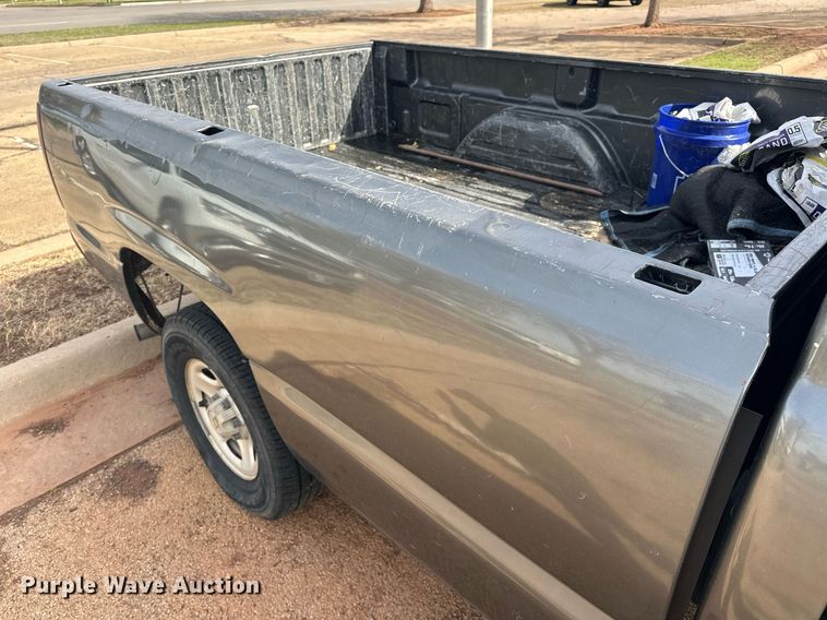 image for item EJ8530 2002 Chevrolet Silverado 1500 Ext. Cab pickup truck