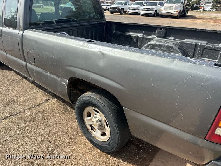 image for item EJ8530 2002 Chevrolet Silverado 1500 Ext. Cab pickup truck