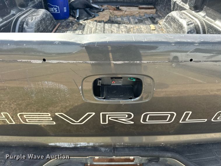 image for item EJ8530 2002 Chevrolet Silverado 1500 Ext. Cab pickup truck