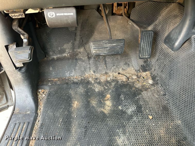 image for item EJ8530 2002 Chevrolet Silverado 1500 Ext. Cab pickup truck