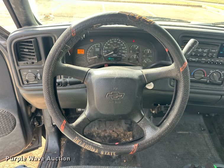 image for item EJ8530 2002 Chevrolet Silverado 1500 Ext. Cab pickup truck