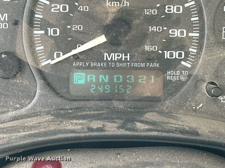 image for item EJ8530 2002 Chevrolet Silverado 1500 Ext. Cab pickup truck