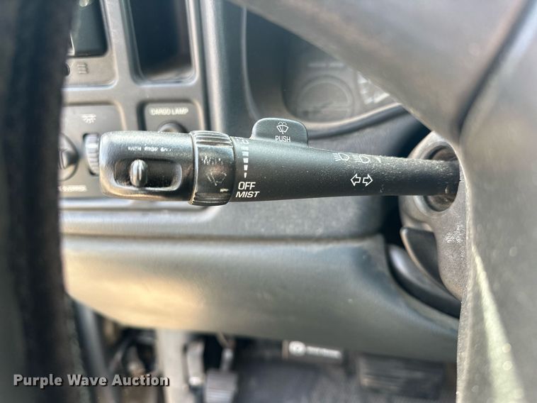 image for item EJ8530 2002 Chevrolet Silverado 1500 Ext. Cab pickup truck