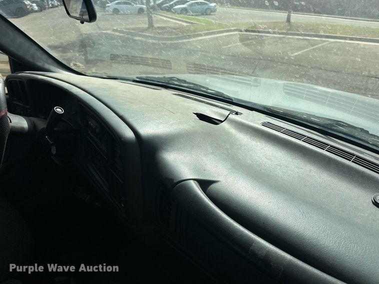 image for item EJ8530 2002 Chevrolet Silverado 1500 Ext. Cab pickup truck