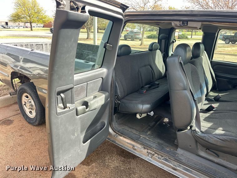 image for item EJ8530 2002 Chevrolet Silverado 1500 Ext. Cab pickup truck