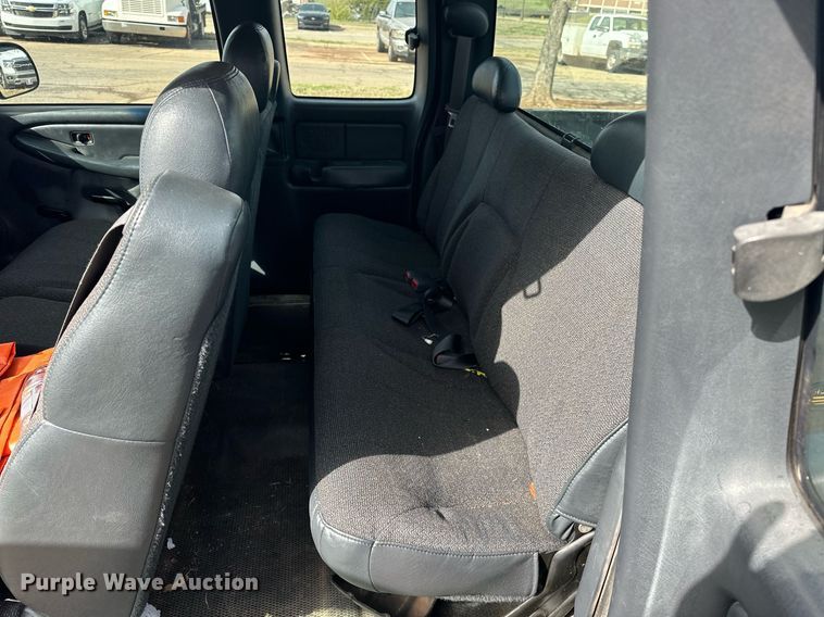 image for item EJ8530 2002 Chevrolet Silverado 1500 Ext. Cab pickup truck