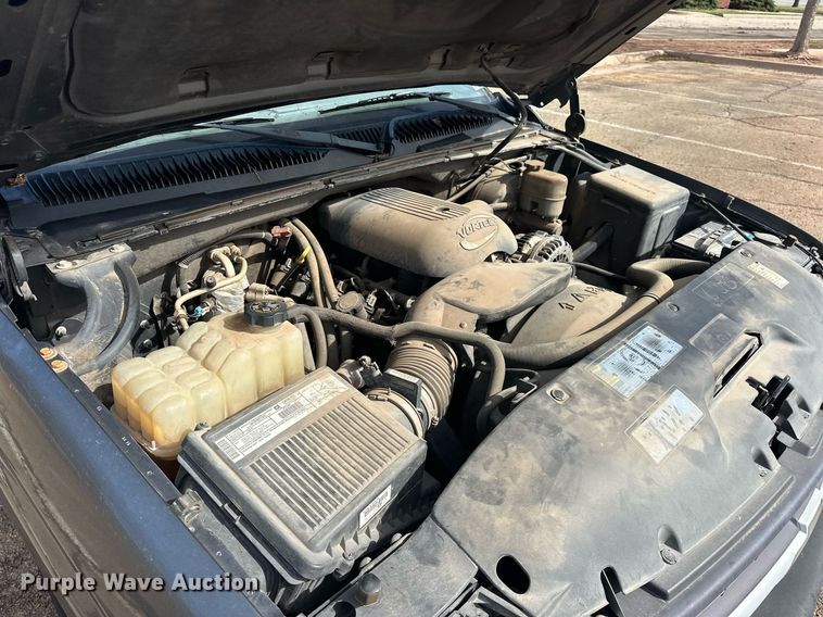 image for item EJ8530 2002 Chevrolet Silverado 1500 Ext. Cab pickup truck