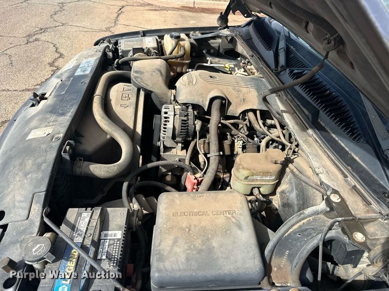 image for item EJ8530 2002 Chevrolet Silverado 1500 Ext. Cab pickup truck