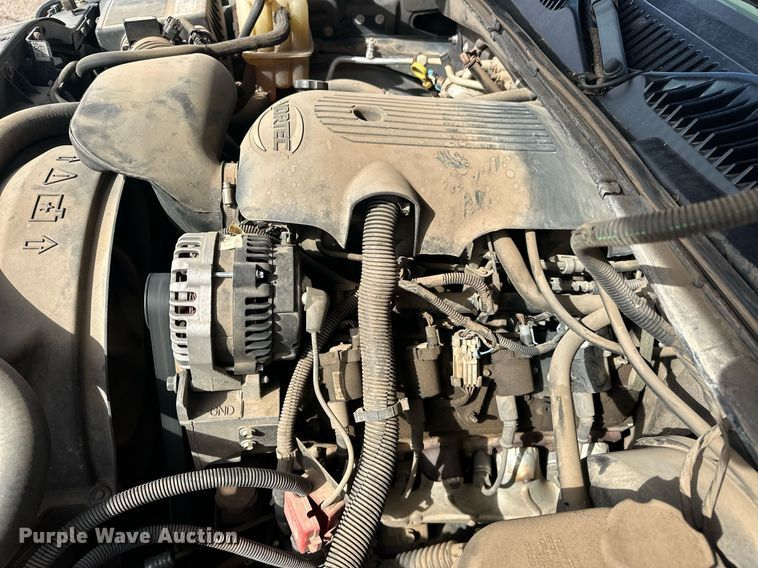 image for item EJ8530 2002 Chevrolet Silverado 1500 Ext. Cab pickup truck