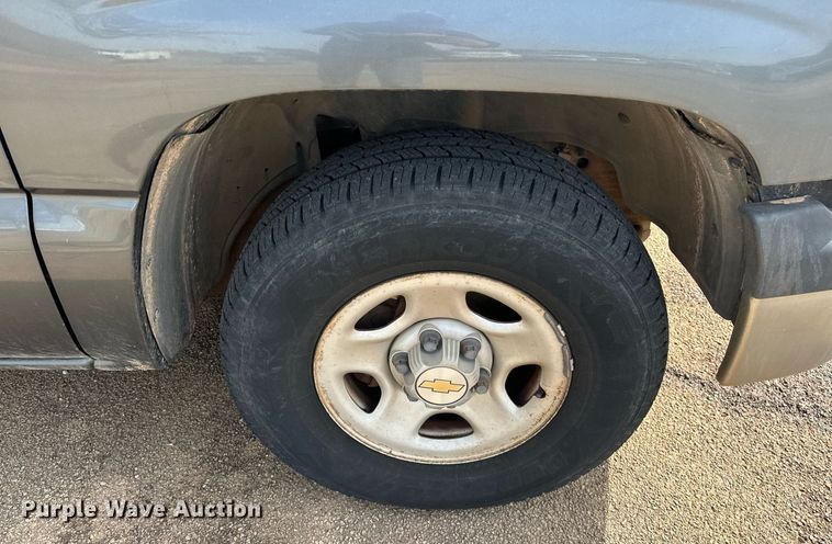 image for item EJ8530 2002 Chevrolet Silverado 1500 Ext. Cab pickup truck