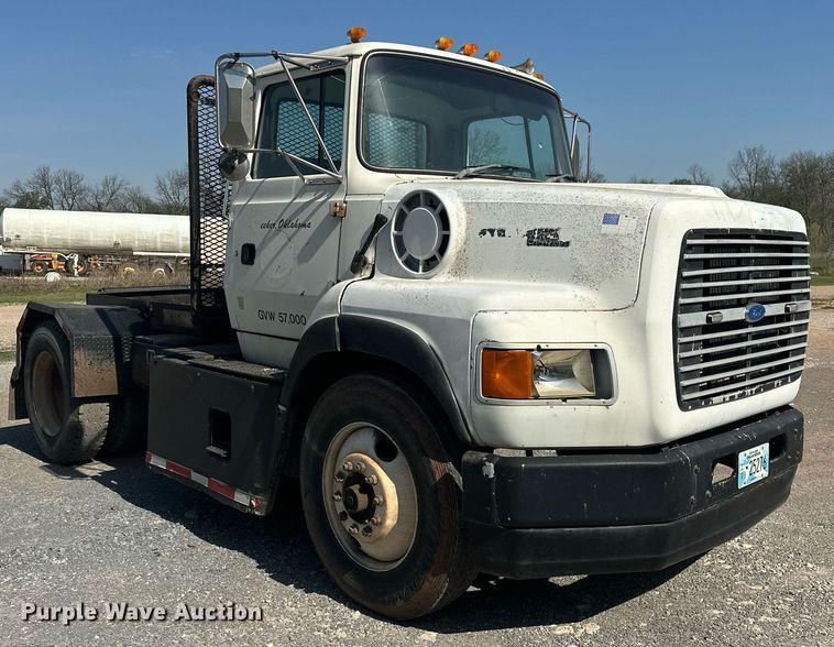 image for item EJ8652 1994 Ford LA9000 winch truck