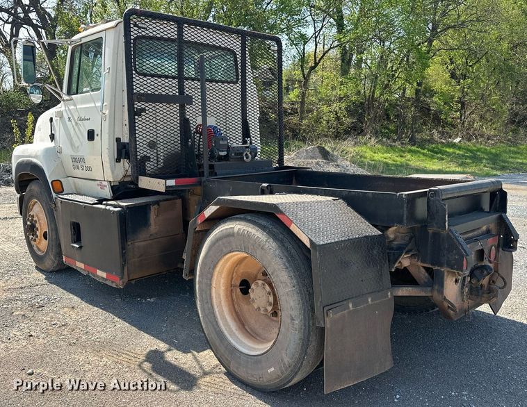 image for item EJ8652 1994 Ford LA9000 winch truck