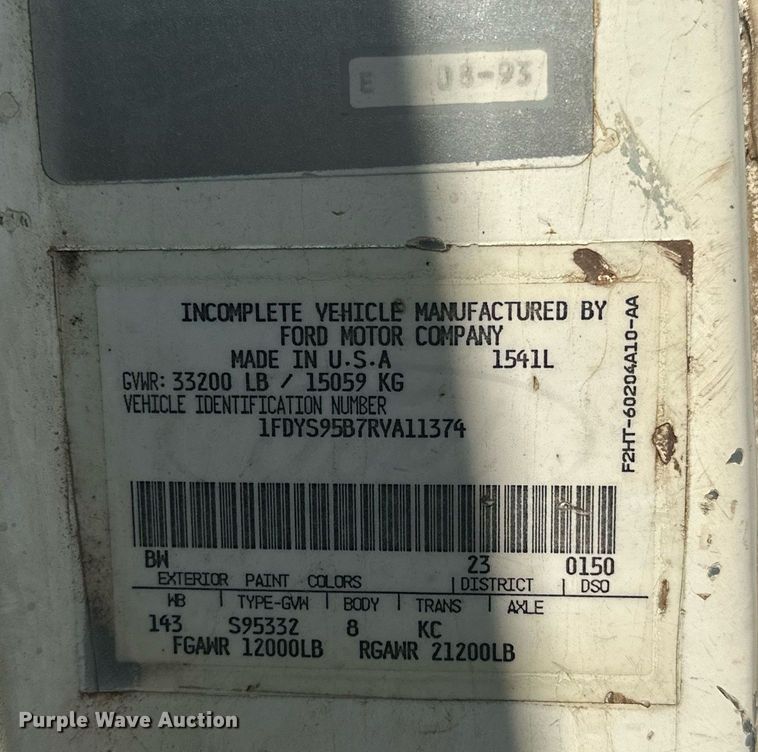 image for item EJ8652 1994 Ford LA9000 winch truck