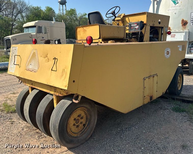 image for item EJ8653 1980 Bros SP3000 pneumatic roller