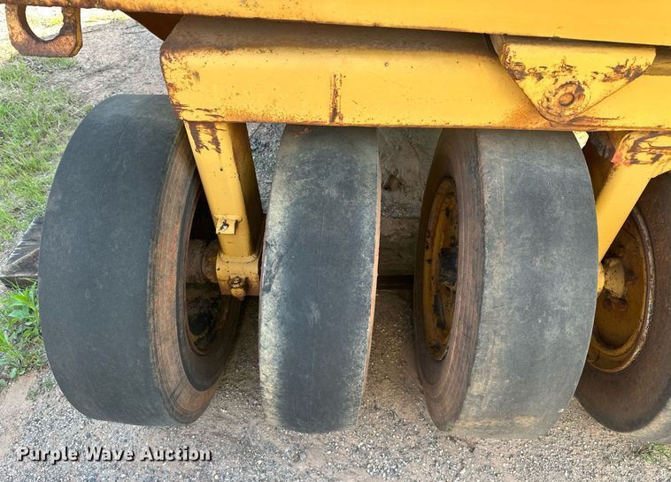 image for item EJ8653 1980 Bros SP3000 pneumatic roller