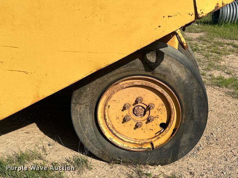 image for item EJ8653 1980 Bros SP3000 pneumatic roller