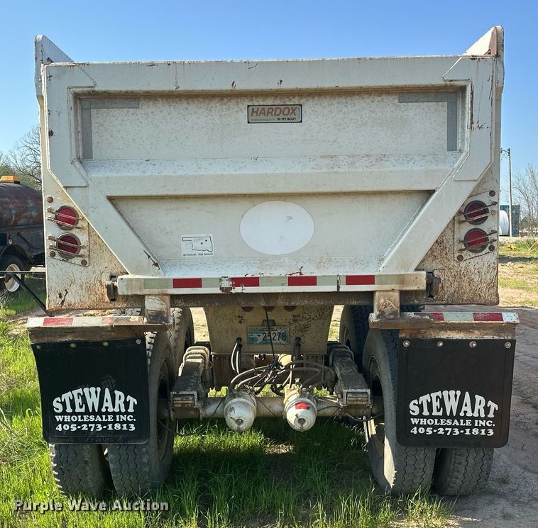 image for item EJ8654 2013 Construction Specialists Trailers HRD 32 end dump trailer