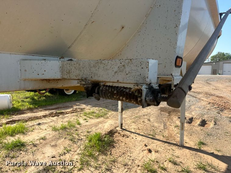 image for item EJ8654 2013 Construction Specialists Trailers HRD 32 end dump trailer