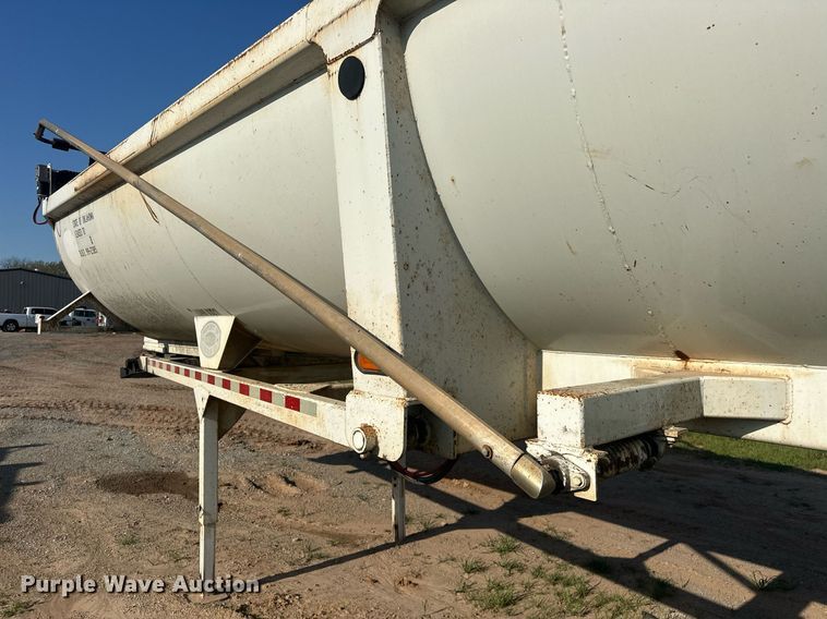 image for item EJ8654 2013 Construction Specialists Trailers HRD 32 end dump trailer