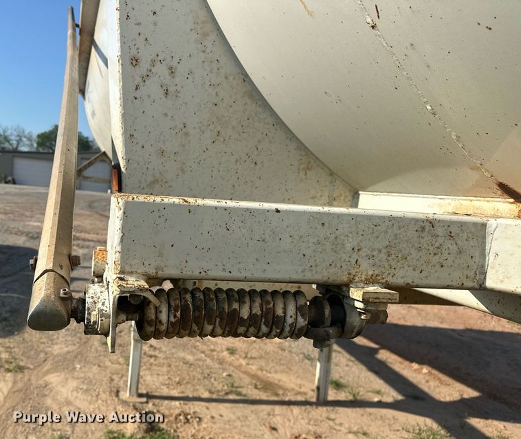 image for item EJ8654 2013 Construction Specialists Trailers HRD 32 end dump trailer