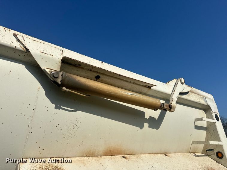 image for item EJ8654 2013 Construction Specialists Trailers HRD 32 end dump trailer