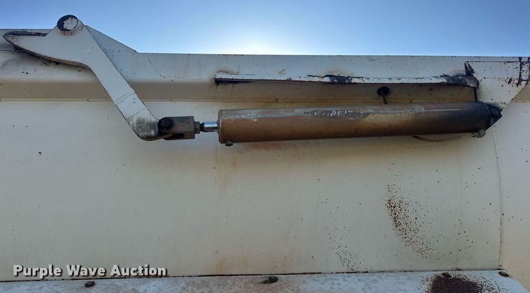 image for item EJ8654 2013 Construction Specialists Trailers HRD 32 end dump trailer