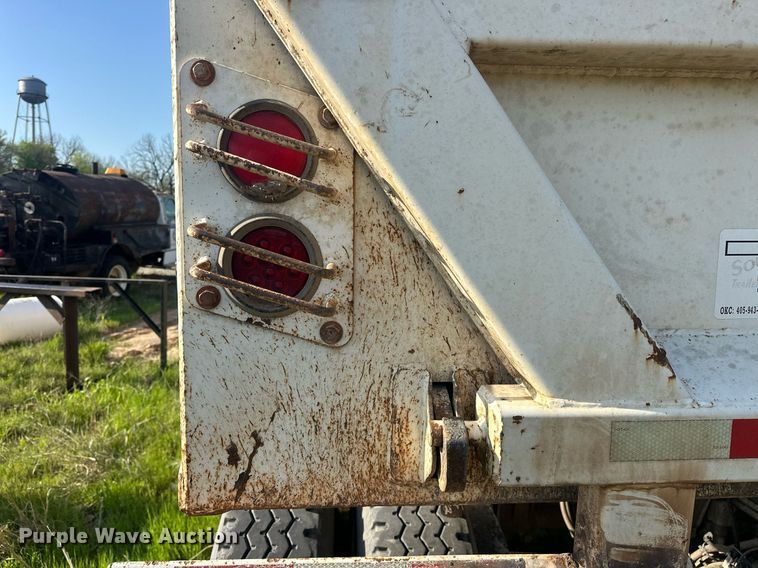 image for item EJ8654 2013 Construction Specialists Trailers HRD 32 end dump trailer