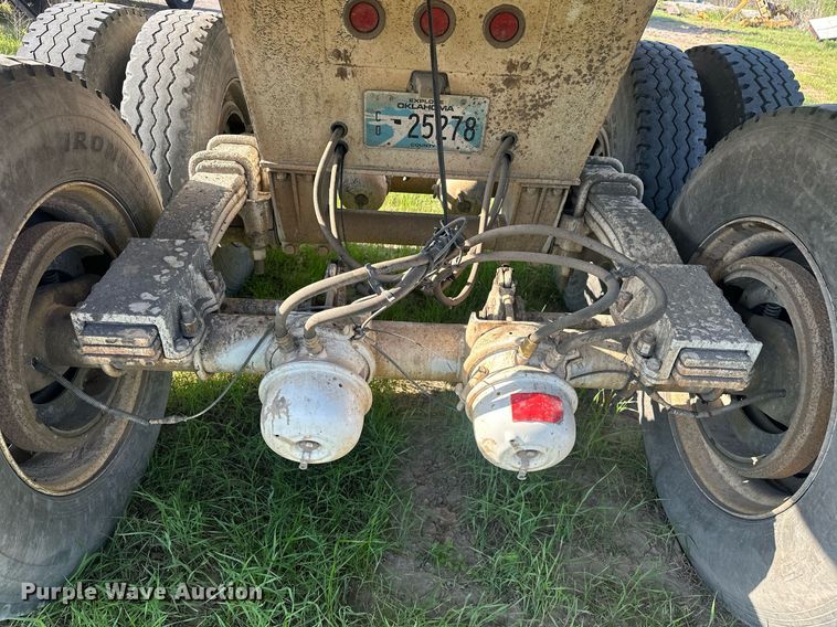 image for item EJ8654 2013 Construction Specialists Trailers HRD 32 end dump trailer