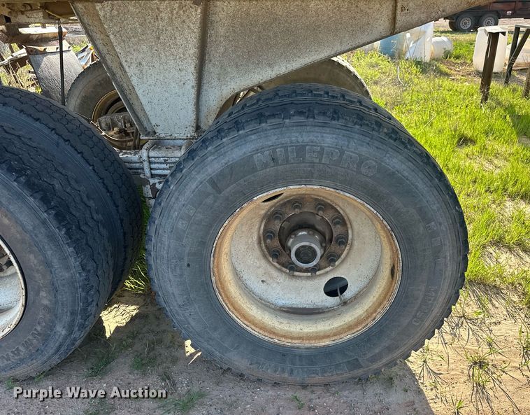 image for item EJ8654 2013 Construction Specialists Trailers HRD 32 end dump trailer