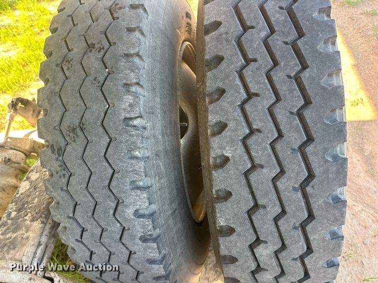 image for item EJ8654 2013 Construction Specialists Trailers HRD 32 end dump trailer