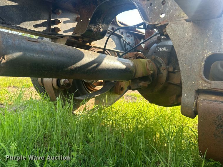 image for item EJ8655 1992 Ford LA9000 truck cab and chassis