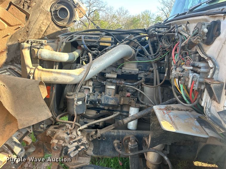 image for item EJ8655 1992 Ford LA9000 truck cab and chassis