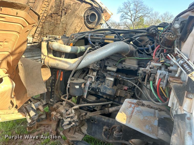 image for item EJ8655 1992 Ford LA9000 truck cab and chassis