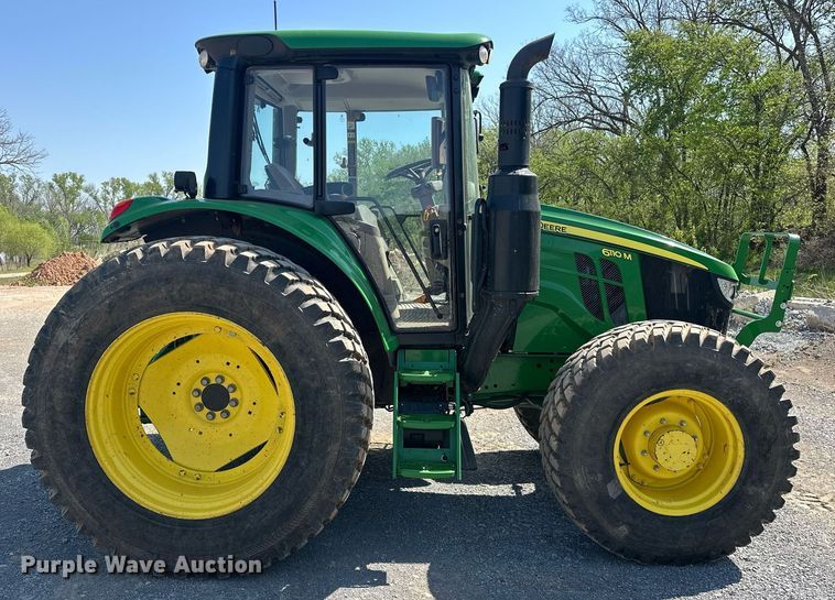 image for item EJ8656 2021 John Deere 6110M MFWD tractor