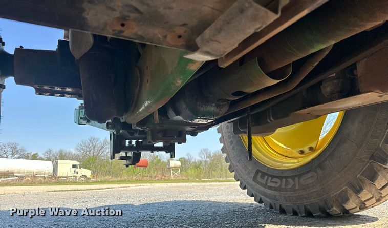 image for item EJ8656 2021 John Deere 6110M MFWD tractor